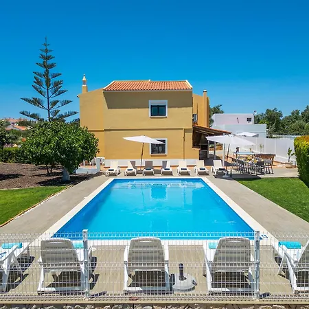 Zanzibar - Refugio Com Piscina Aquecivel E Bbq Willa Olhos de Agua (Albufeira)