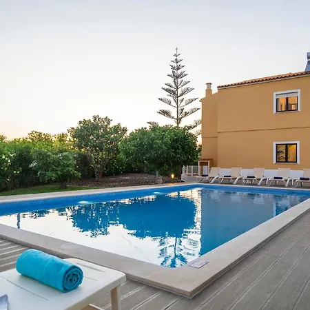 Villa Zanzibar - Refugio Com Piscina Aquecivel E Bbq *