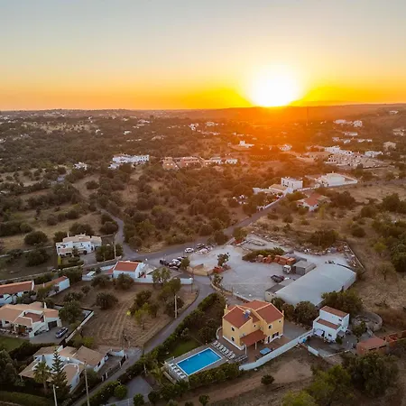 Zanzibar - Refugio Com Piscina Aquecivel E Bbq * Olhos de Agua (Albufeira)