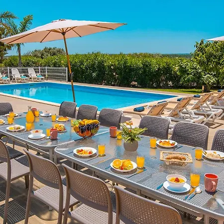 Zanzibar - Refugio Com Piscina Aquecivel E Bbq Villa