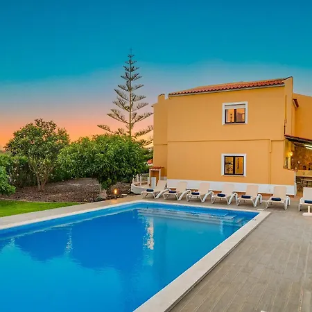 Villa Zanzibar - Refugio Com Piscina Aquecivel E Bbq